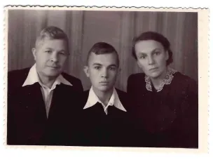 В ЦХДКГАНО поступили документы из семейного архива Марковых